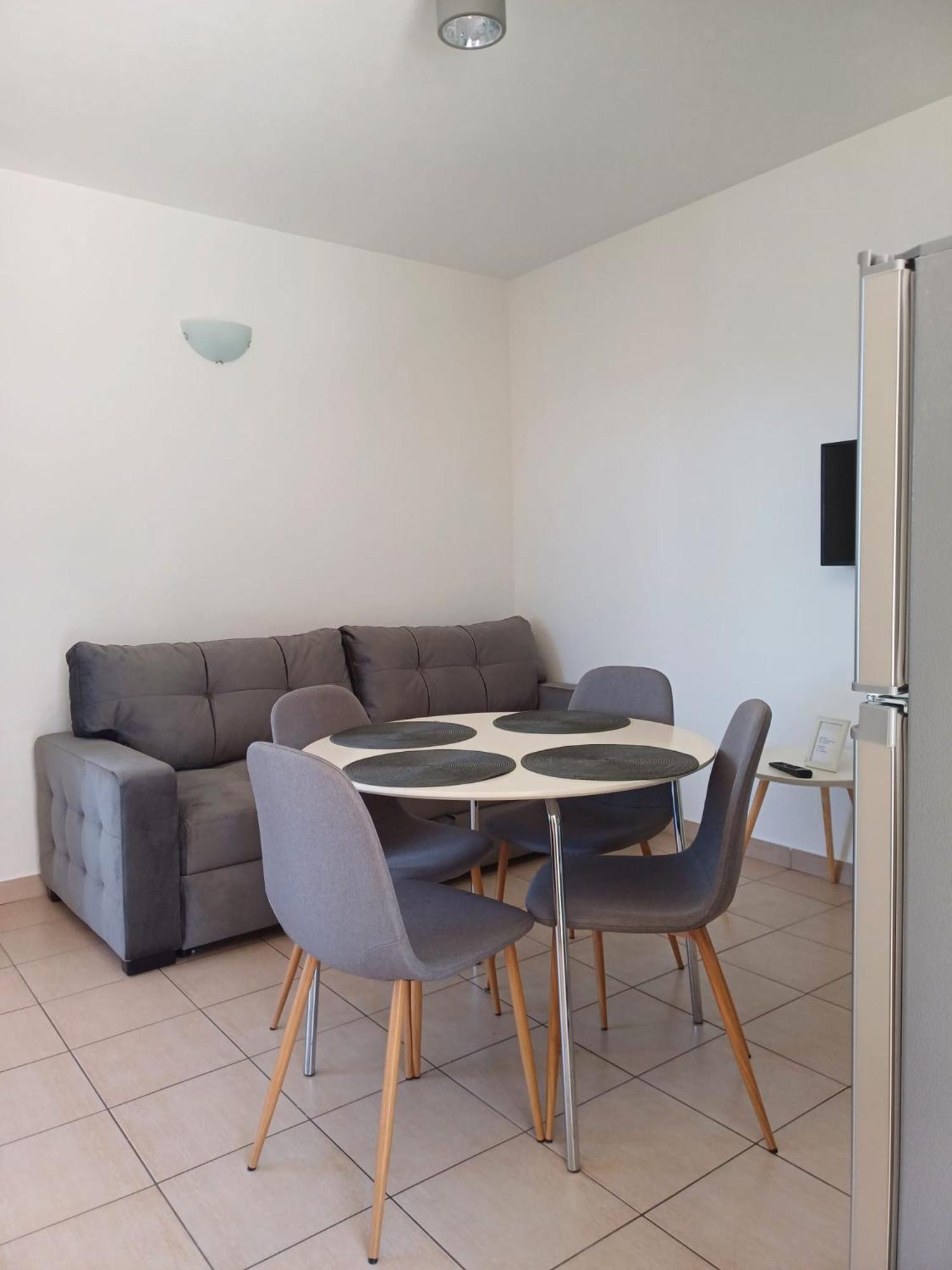 Villa Mona Apartments Ražanj Exterior foto